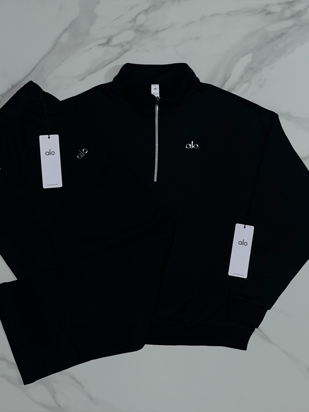 Alo Yoga Accolade 1/4 Zip Sweatshirt & Straight Leg Sweatpants Set Black Large